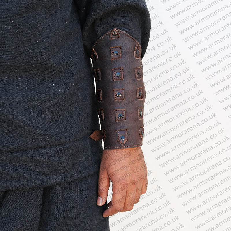 Giotto Leather Bracers