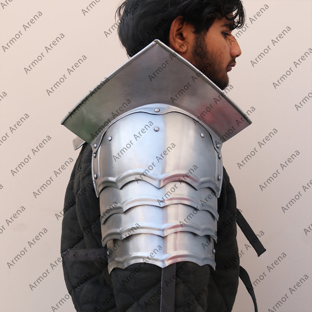 Shoulder with Sword Breaker