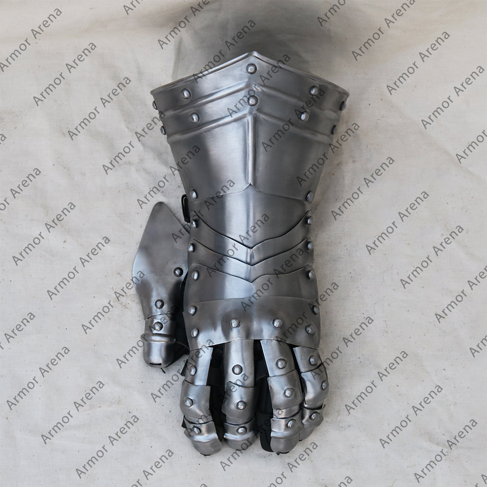 Gothic Style Gauntlets