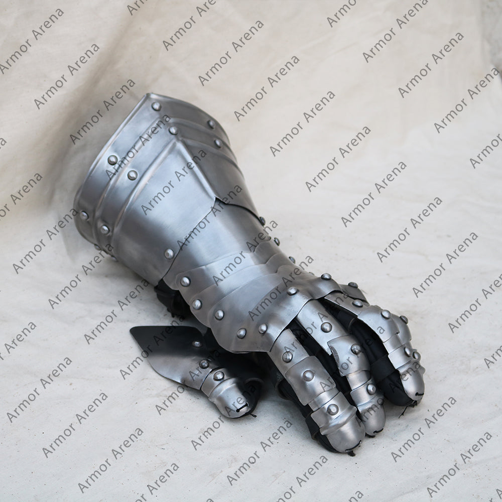 Gothic Style Gauntlets