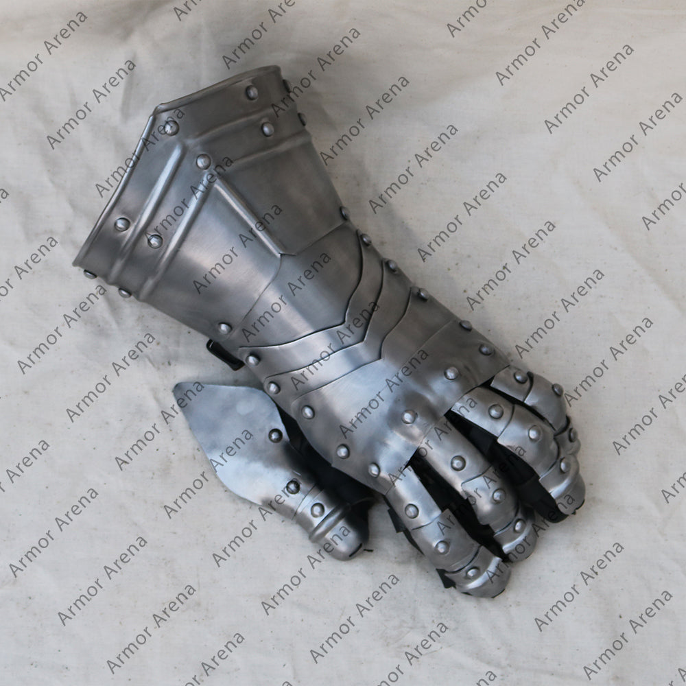 Gothic Style Gauntlets