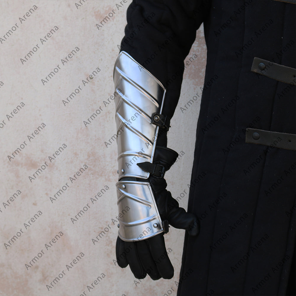 Hrafna Bracer Gauntlets