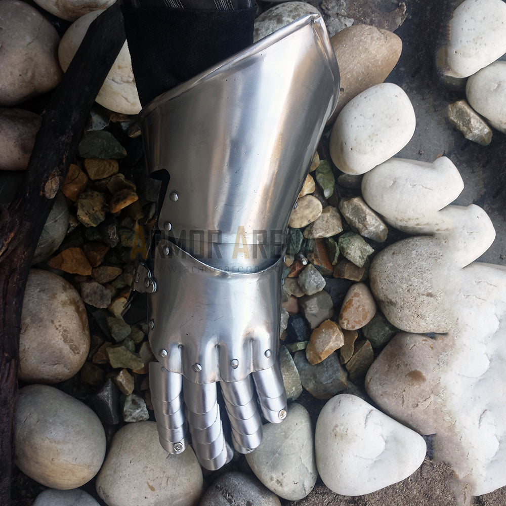 Gothic Gauntlets with Hinges